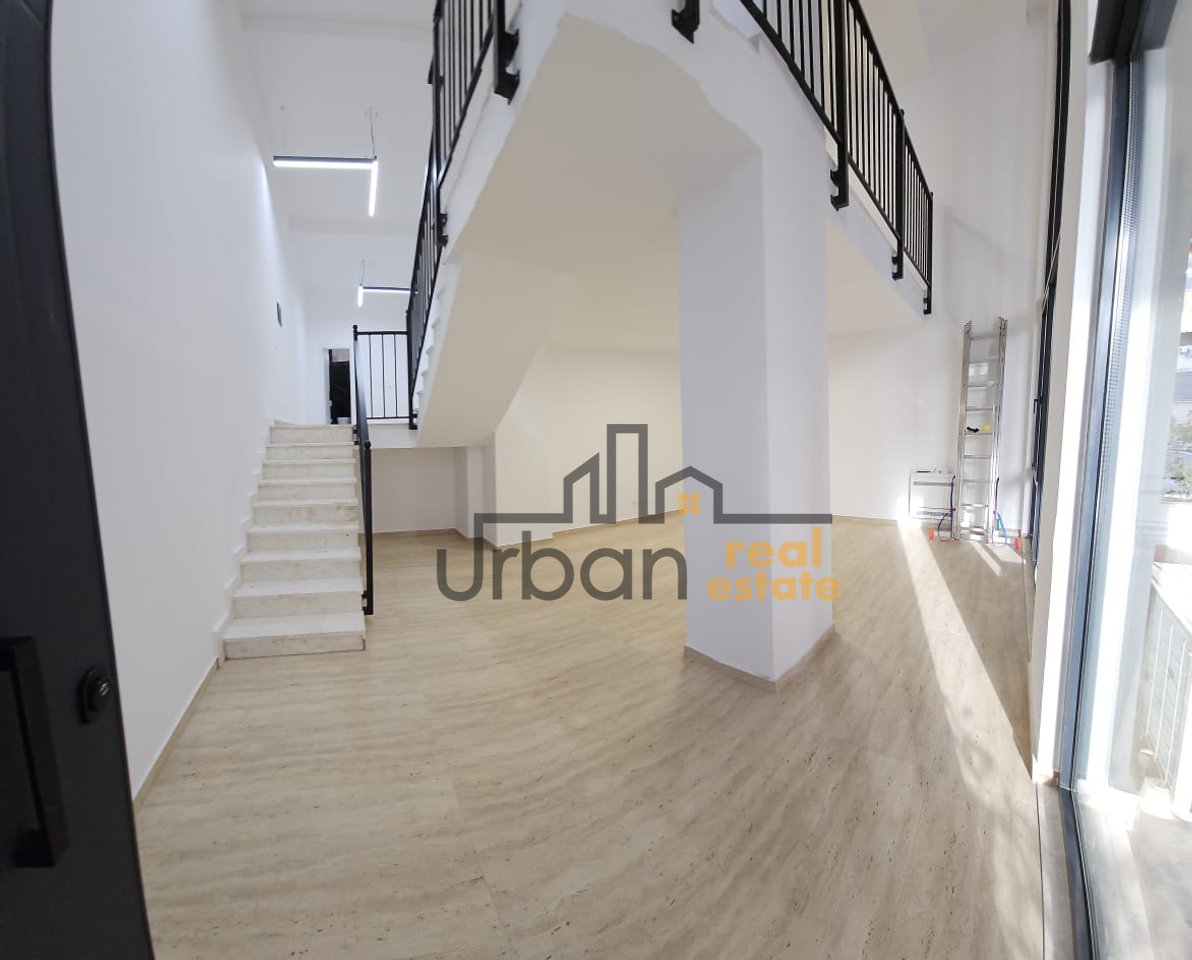 In Affitto, Ufficio Duplex, Nuovo Bazaar, Tirana - €1000 | 130 m²
