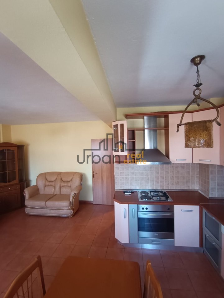 In affitto, Appartamento 1+1, Parcheggio autobus, Tirana - €550 | 70m²