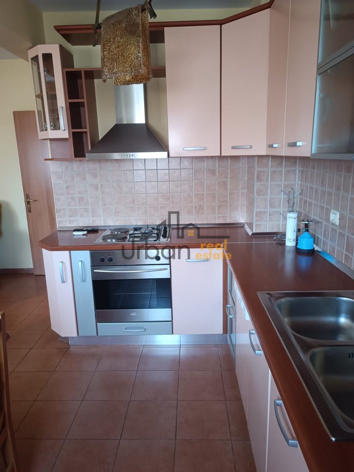 In affitto, Appartamento 1+1, Parcheggio autobus, Tirana - €550 | 70m²