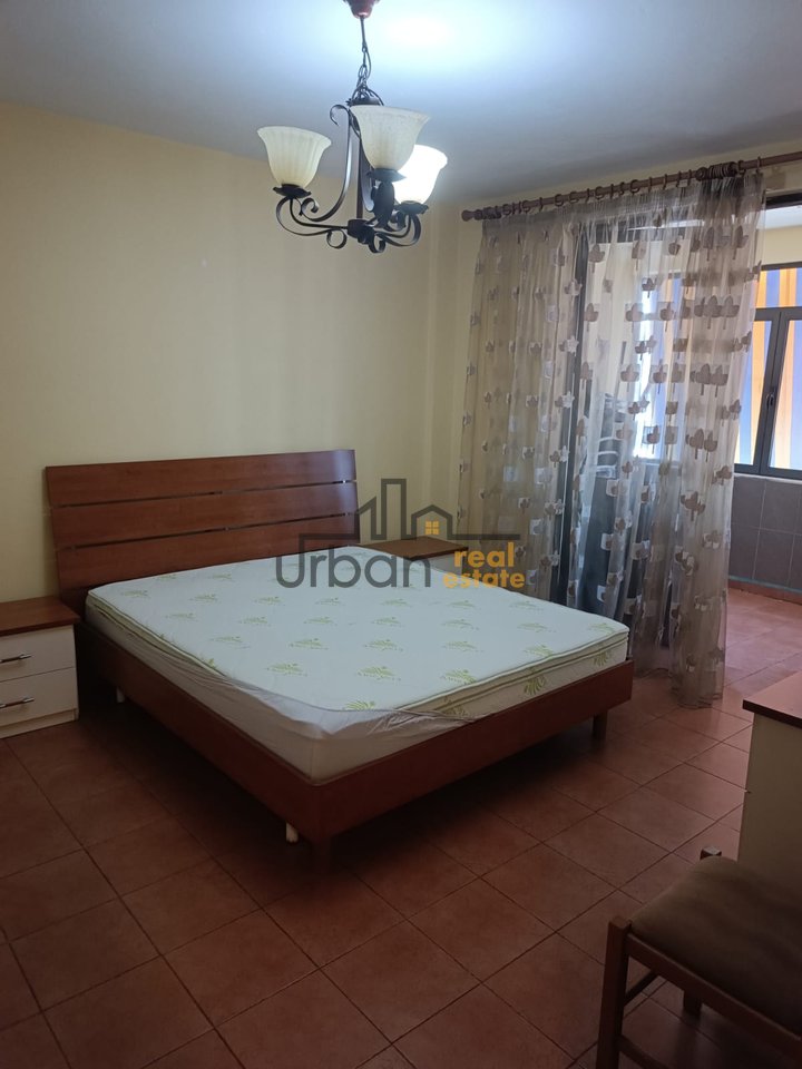 In affitto, Appartamento 1+1, Parcheggio autobus, Tirana - €550 | 70m²
