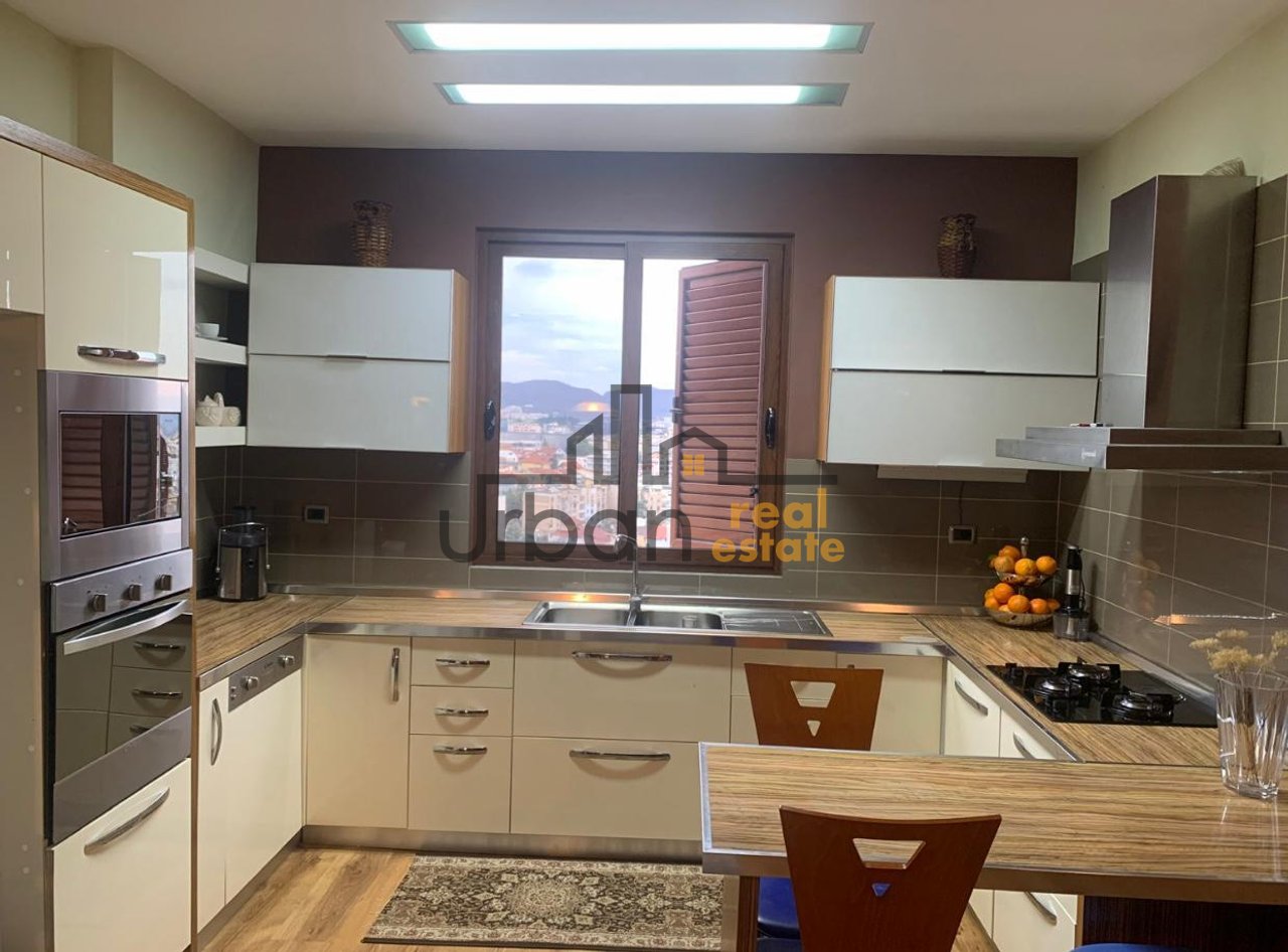 In vendita, Appartamento 2+1, Ali Demi, Tirana - €180.000 | 110 m²
