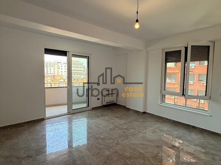 Qera, Ambient për zyra, Myslym Shyri, Tiranë - 900€ | 115 m²