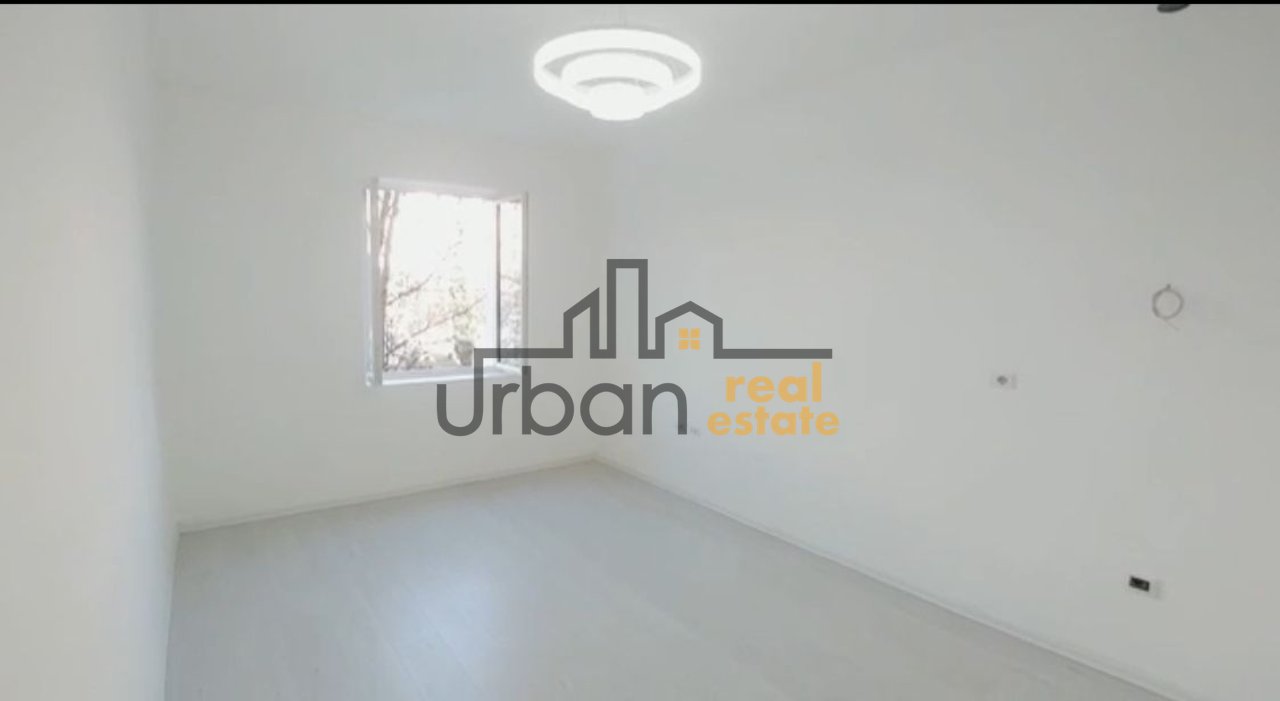 Locale Commerciale in Affitto Agimi Buildings, Tirana - 650€ | 60 m²