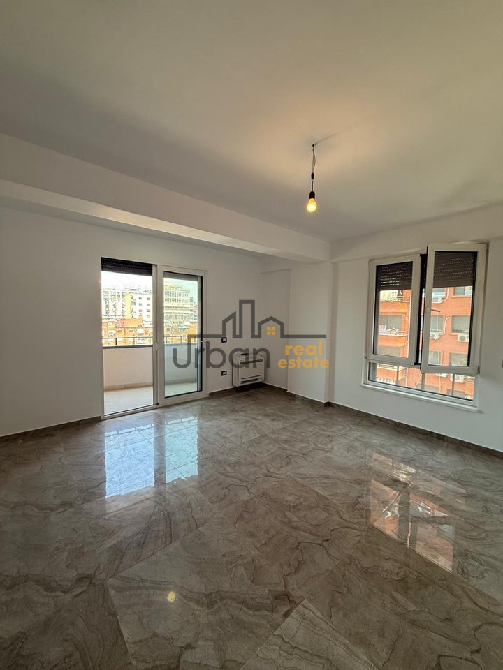Qera, Ambient për zyra, Myslym Shyri, Tiranë - 900€ | 115 m²