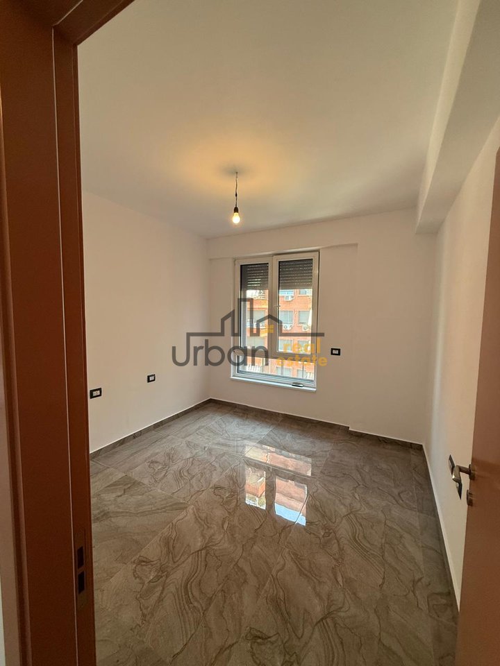 Qera, Ambient për zyra, Myslym Shyri, Tiranë - 900€ | 115 m²
