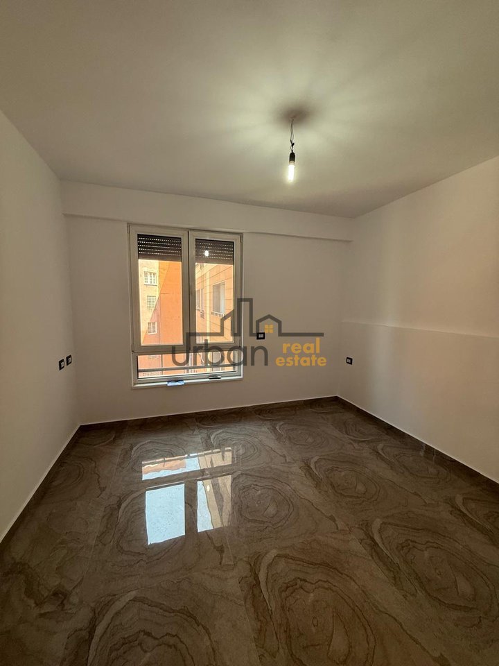 Qera, Ambient për zyra, Myslym Shyri, Tiranë - 900€ | 115 m²