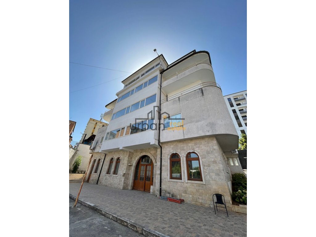 urbanrealestate.al