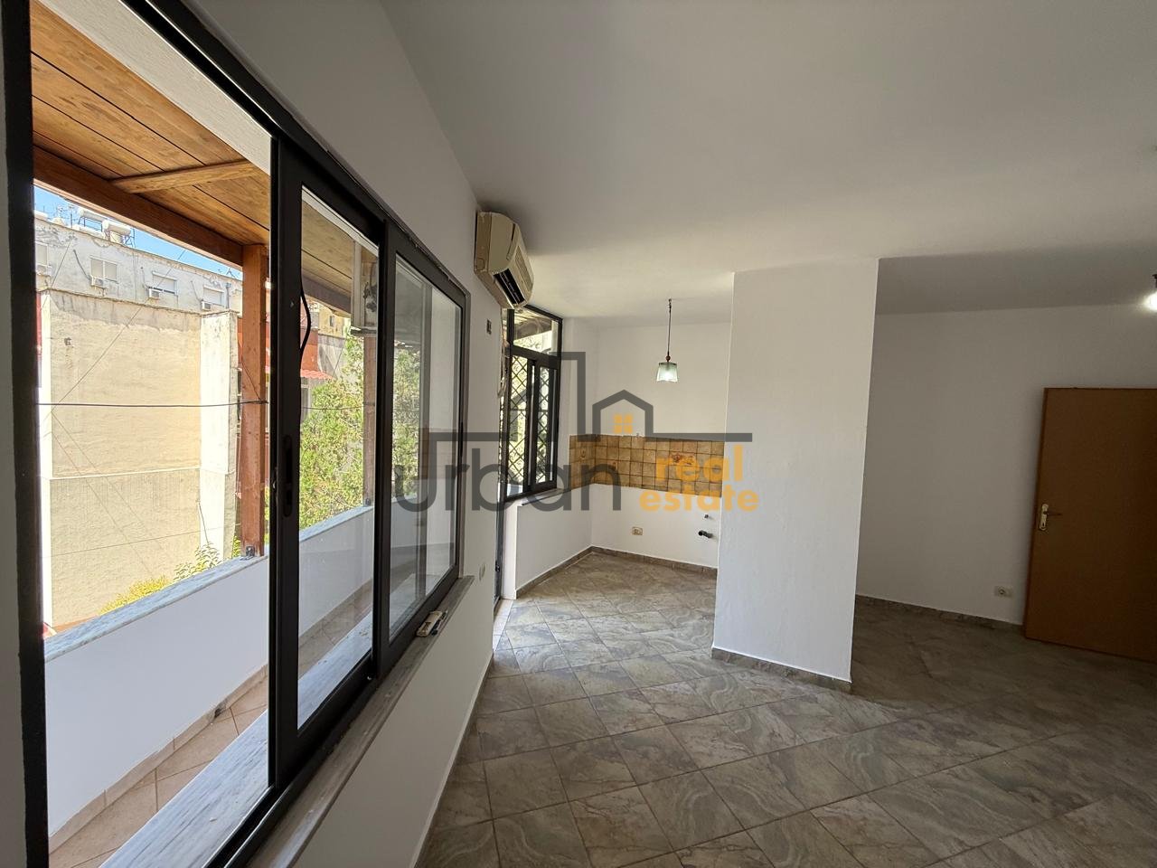 Shitet Garsoniere  te Pazari i Ri, Tiranë - 110000€ | 45 m²
