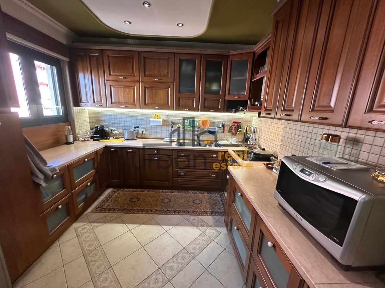Affitto Appartamento 3+1+2 in Via Barrikadave, Tirana - 3000€ | 200 m²
