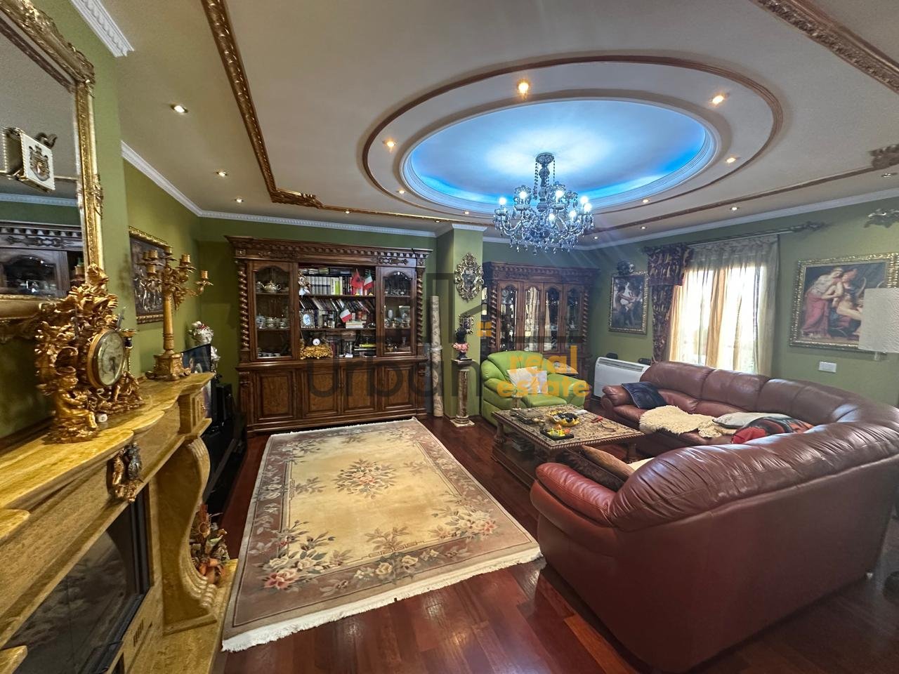 Affitto Appartamento 3+1+2 in Via Barrikadave, Tirana - 3000€ | 200 m²