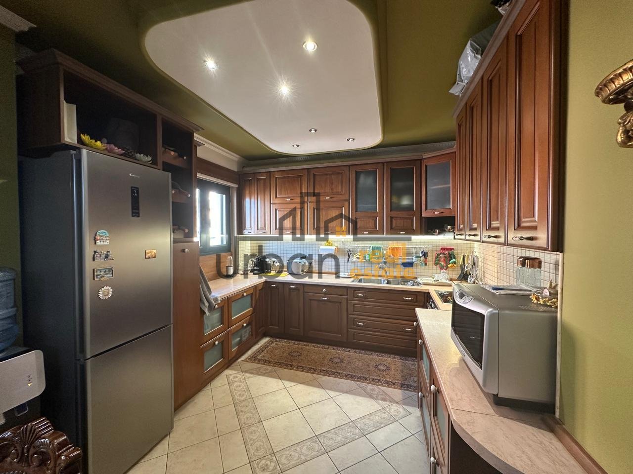 Affitto Appartamento 3+1+2 in Via Barrikadave, Tirana - 3000€ | 200 m²