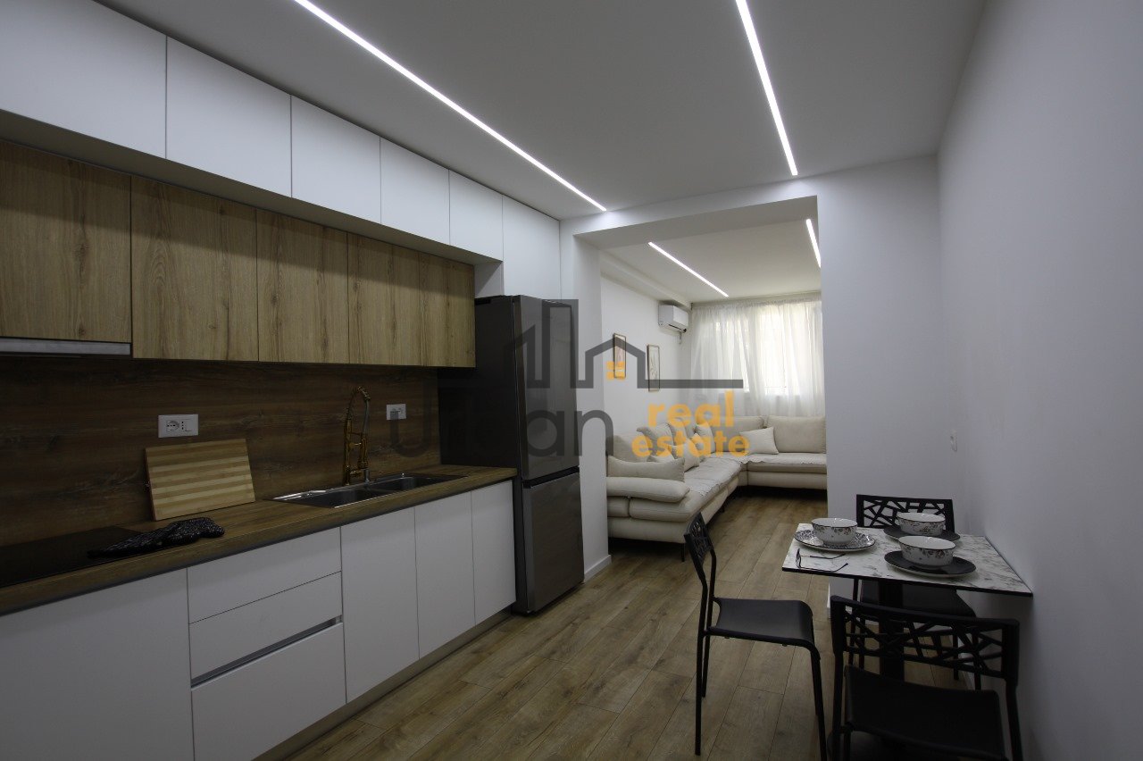 In affitto, Appartamento 1+1, 21 Dhjetori, Tirana - €650 | 60 m²