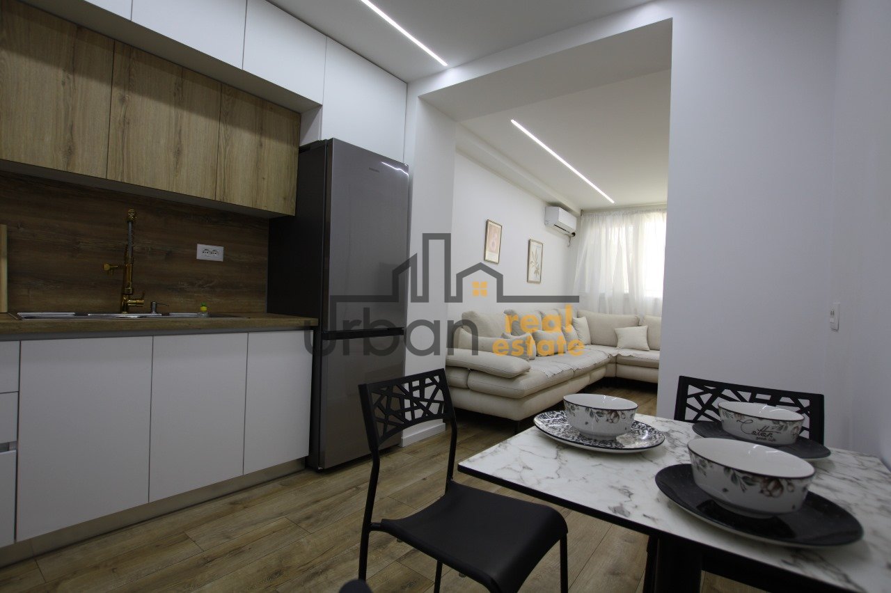 In affitto, Appartamento 1+1, 21 Dhjetori, Tirana - €650 | 60 m²