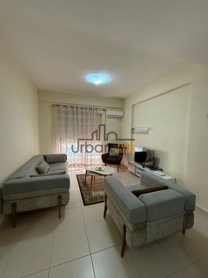 In affitto, Appartamento 1+1, Complesso Golden Park, Tirana - 450€ | 70 m²