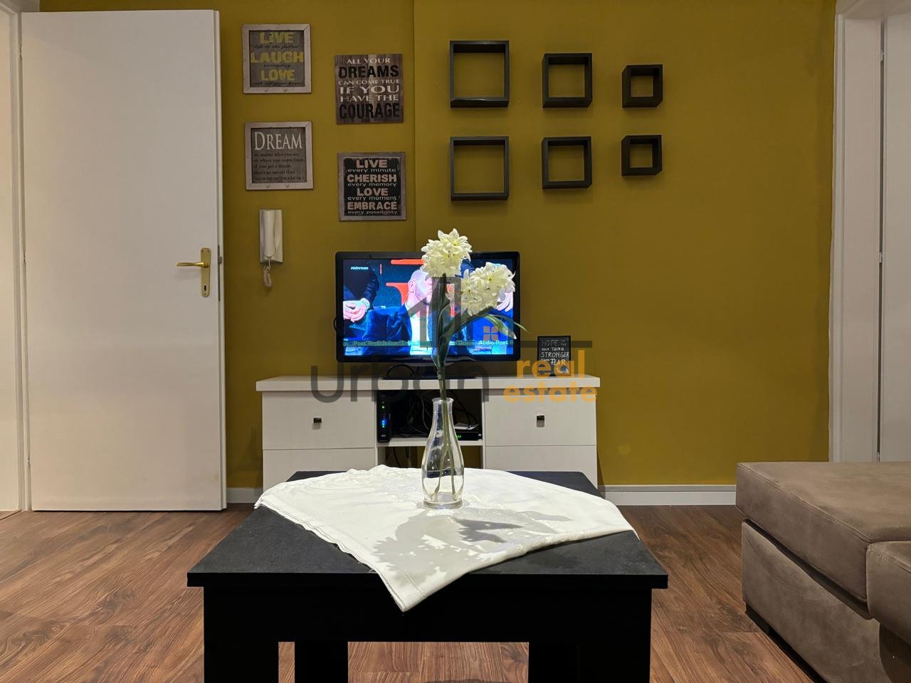 Shitet Apartament 1+1 te Xhamia e Tabakve Tiranë - 130000€ | 60 m²