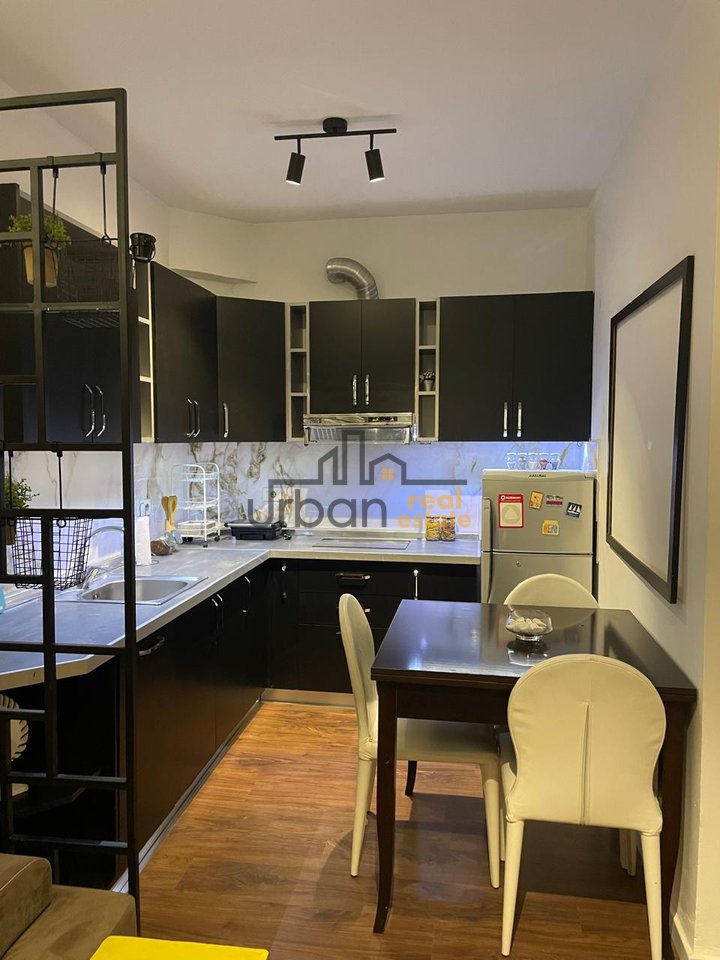 Shitet Apartament 1+1 te Xhamia e Tabakve Tiranë - 130000€ | 60 m²