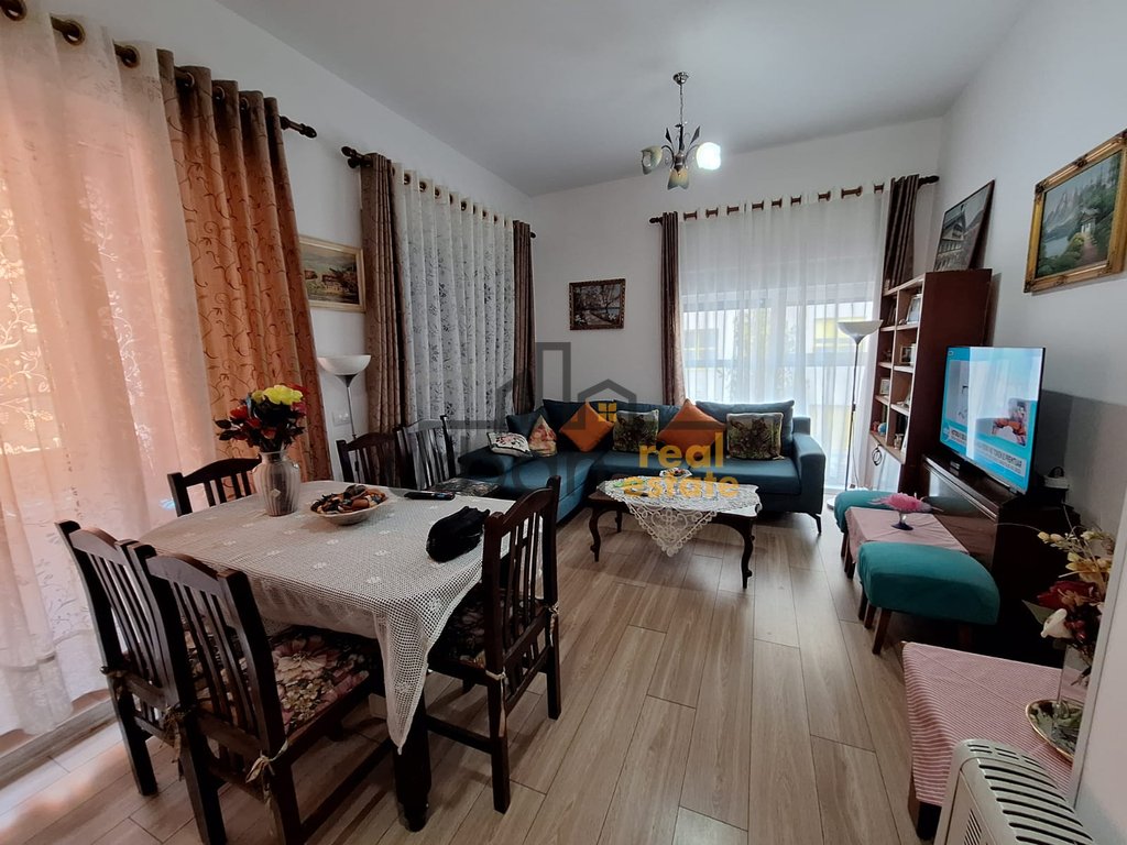 urbanrealestate.al