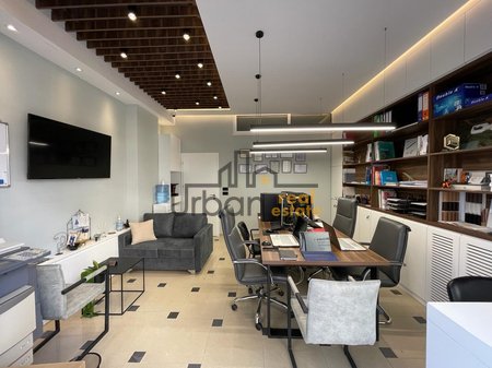 Office for Sale at the Paris Commune, Tirana - €87,000 | 42 m²