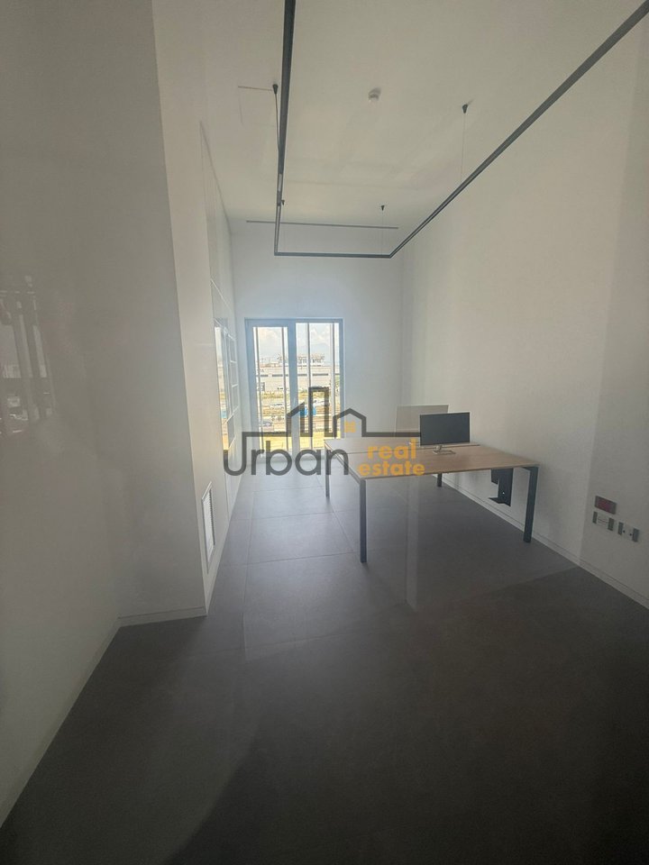OFFICE FOR RENT | EDGE OF HIGHWAY, NEAR QTU - 3300€ | 300m²
