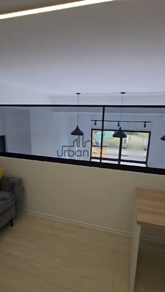 JEPET ME QERA DYQAN,  PËRBALLË AMERIKAN 3 - 800€ | 66 m²