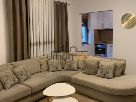 Rent, 2+1 Apartment with Kitchen Area, Red School, Tirana - 700€ | 82 m²