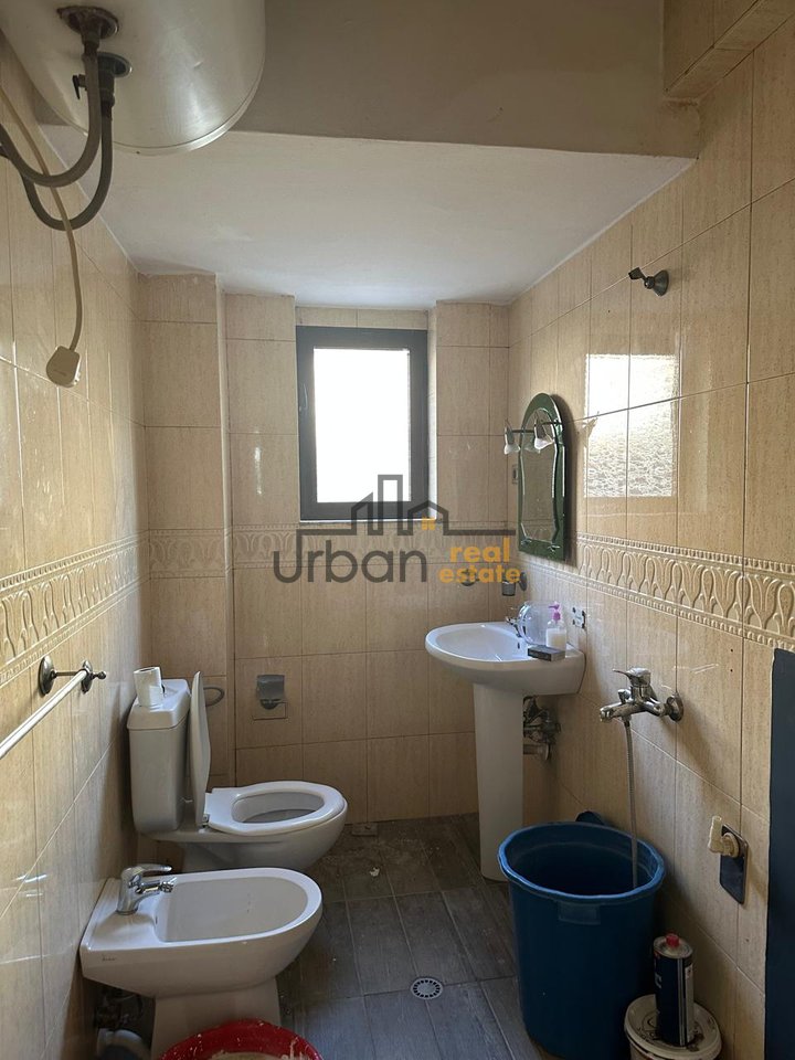 Qera, Ambient Biznesi për Zyra, Myslym Shyri, Tiranë - 680€ | 80 m²