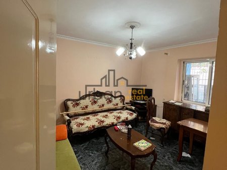 For Rent, Apartment 2+1+2 Shops, Vasil Shanto, Tirana - 1000€ | 130 m²