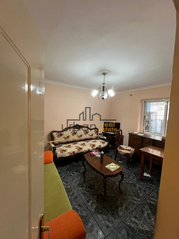 For Rent, Apartment 2+1+2 Shops, Vasil Shanto, Tirana - 1000€ | 130 m²