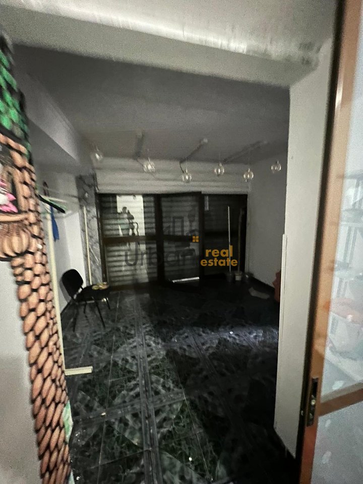 For Rent, Apartment 2+1+2 Shops, Vasil Shanto, Tirana - 1000€ | 130 m²