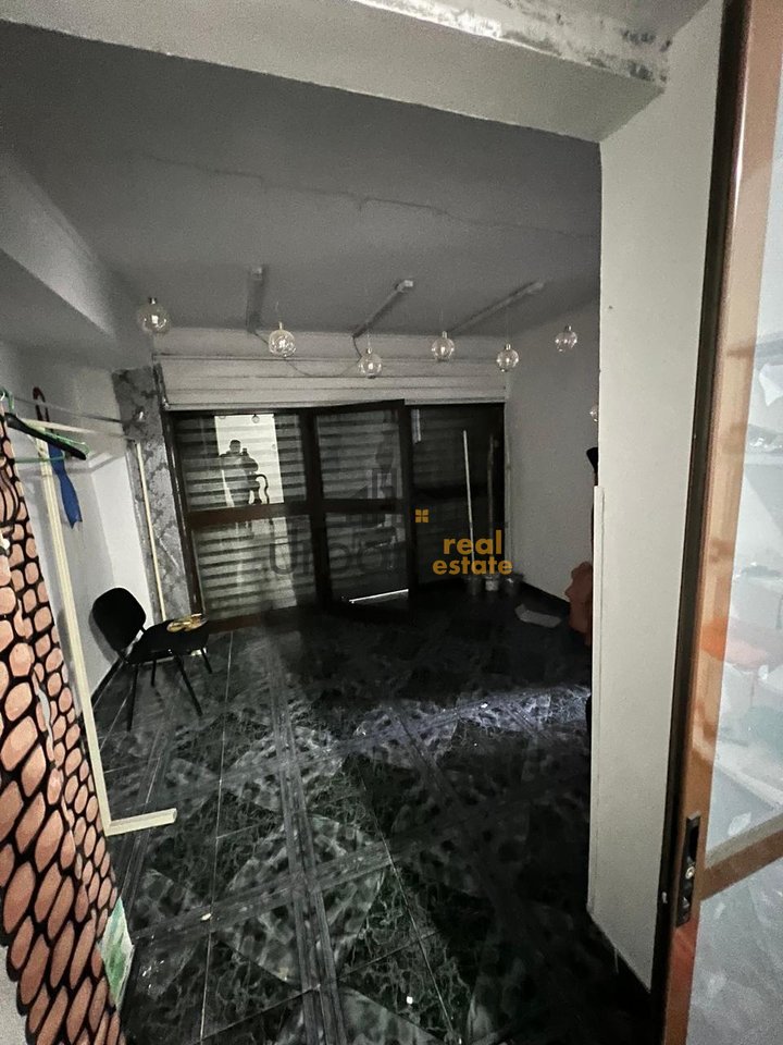 For Rent, Apartment 2+1+2 Shops, Vasil Shanto, Tirana - 1000€ | 130 m²