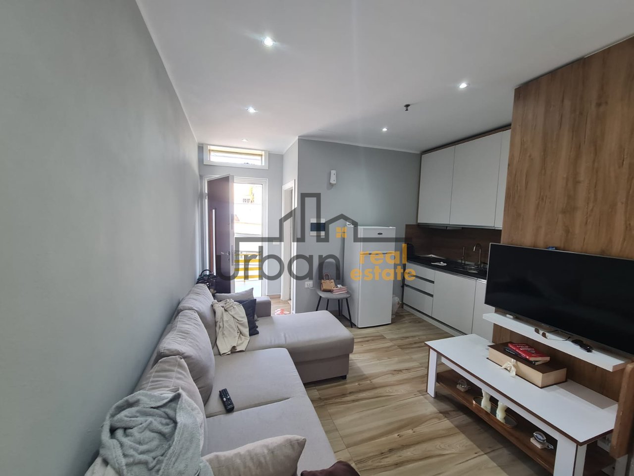 Shiten,3 Garsoniere, Liqeni i Thatë, Tiranë - 230000€ | 120 m²