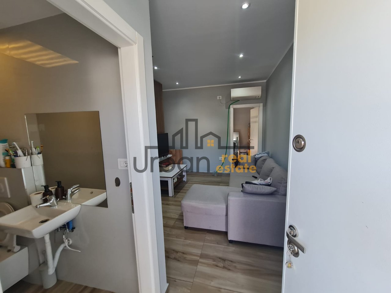 Shiten,3 Garsoniere, Liqeni i Thatë, Tiranë - 230000€ | 120 m²