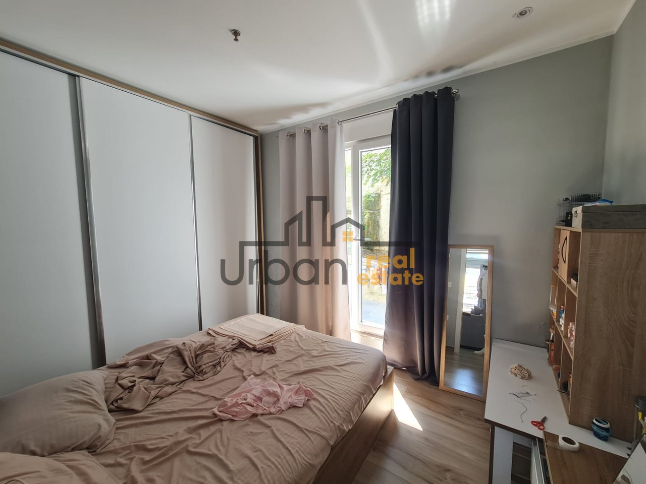 Shiten,3 Garsoniere, Liqeni i Thatë, Tiranë - 230000€ | 120 m²