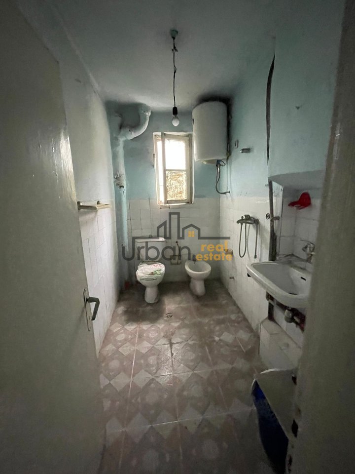 In Vendita, Appartamento 3+1+Ripostiglio, Commissariato N. 4, Tirana - 125.000€ | 95 m²