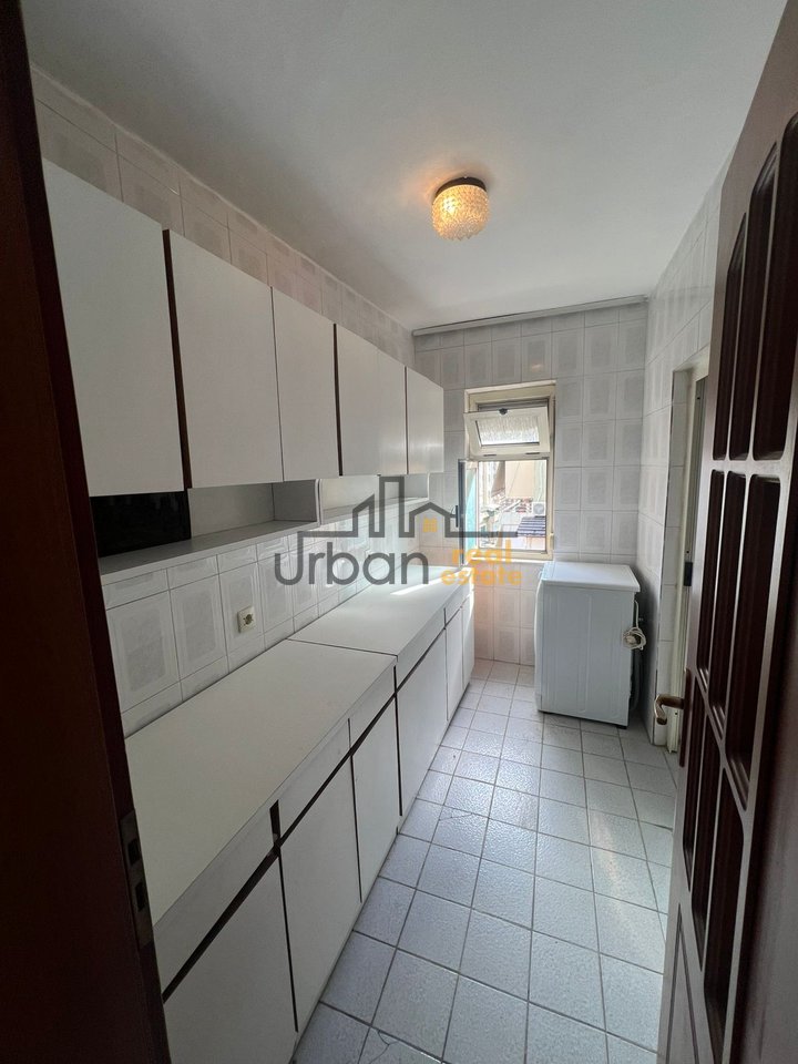 Qera, Apartament 2+1 , Myslym Shyri, Tiranë - 50.000 Leke | 120 m²