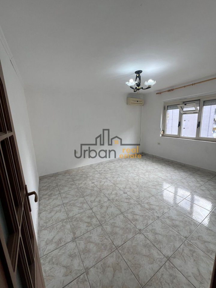 Qera, Apartament 2+1 , Myslym Shyri, Tiranë - 50.000 Leke | 120 m²