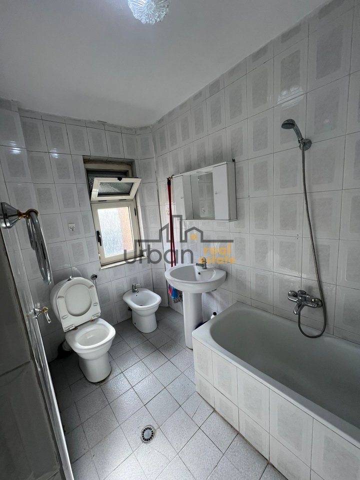Qera, Apartament 2+1 , Myslym Shyri, Tiranë - 50.000 Leke | 120 m²
