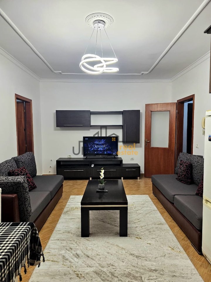 For rent, Apartment 2+1+2, Teleferiku Street, Tirana - 45,000 Leke | 85 m²