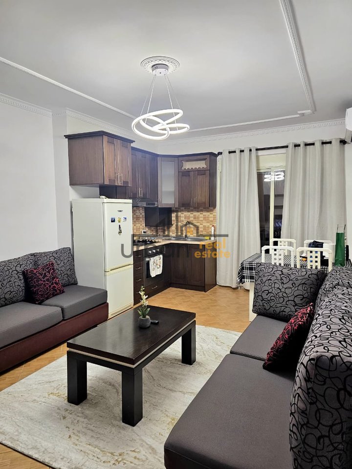 For rent, Apartment 2+1+2, Teleferiku Street, Tirana - 45,000 Leke | 85 m²