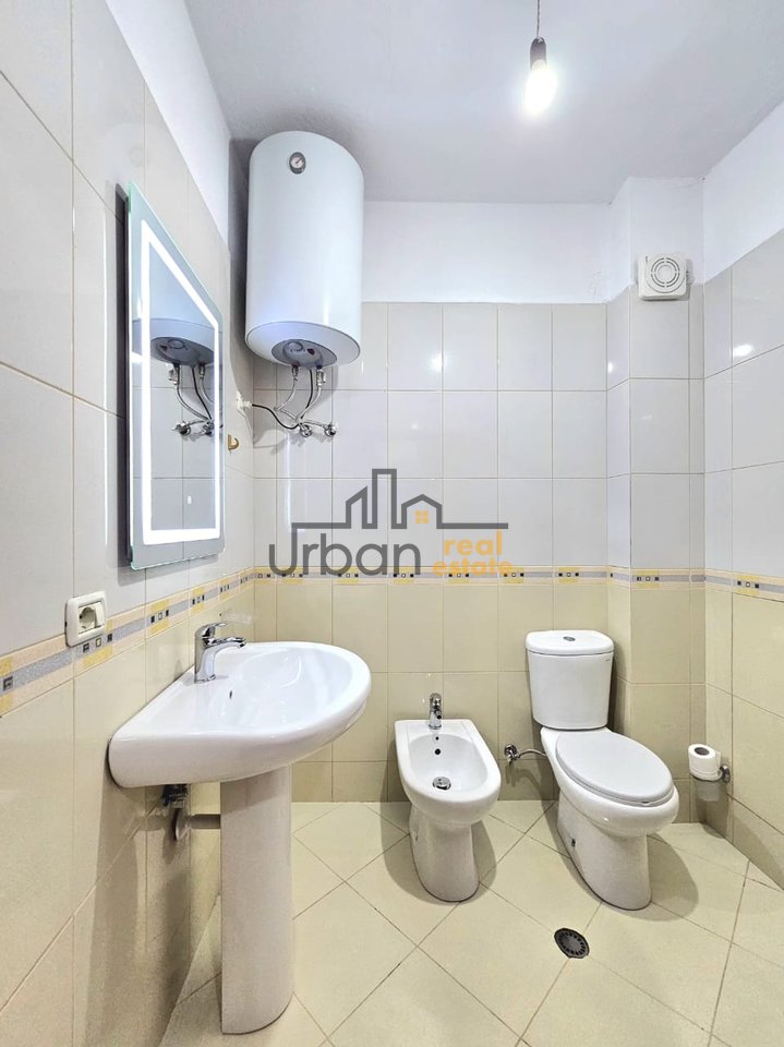 For rent, Apartment 2+1+2, Teleferiku Street, Tirana - 45,000 Leke | 85 m²