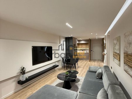 Qera, Apartament 2+1, Ish Ekspozita, Tiranë - 1300€ | 110 m²