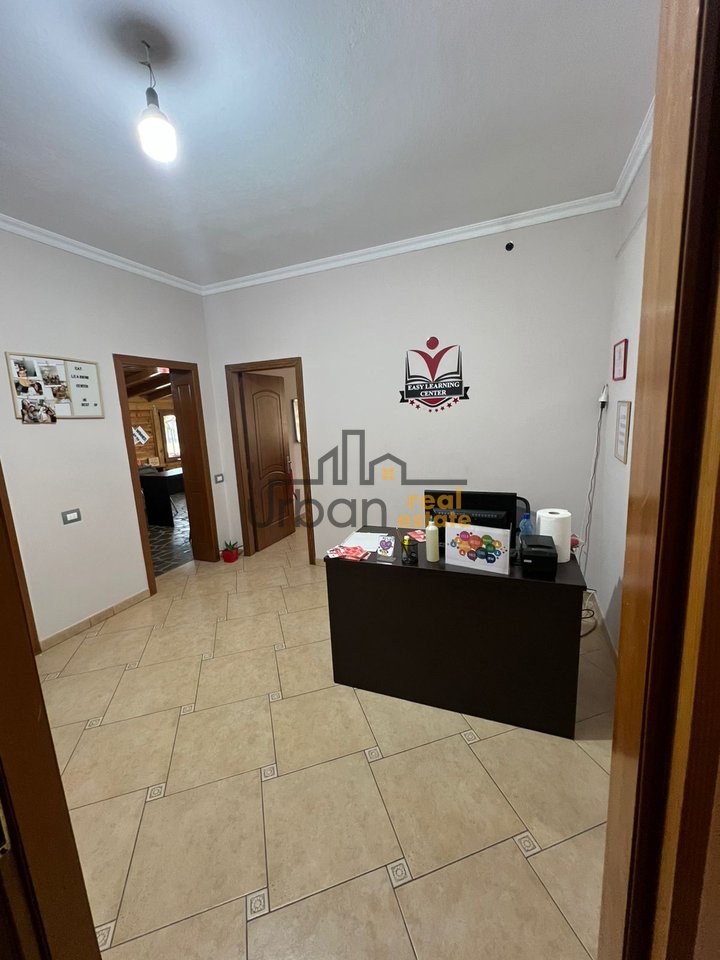 Shitet, Godinë Multifunksionale, pranë Oxhakut, Tiranë - 1.450.000€ | 1000 m²