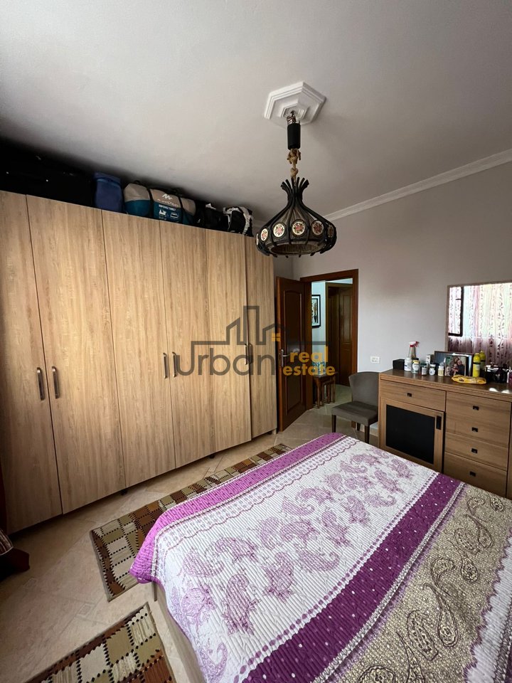 Shitet, Godinë Multifunksionale, pranë Oxhakut, Tiranë - 1.450.000€ | 1000 m²