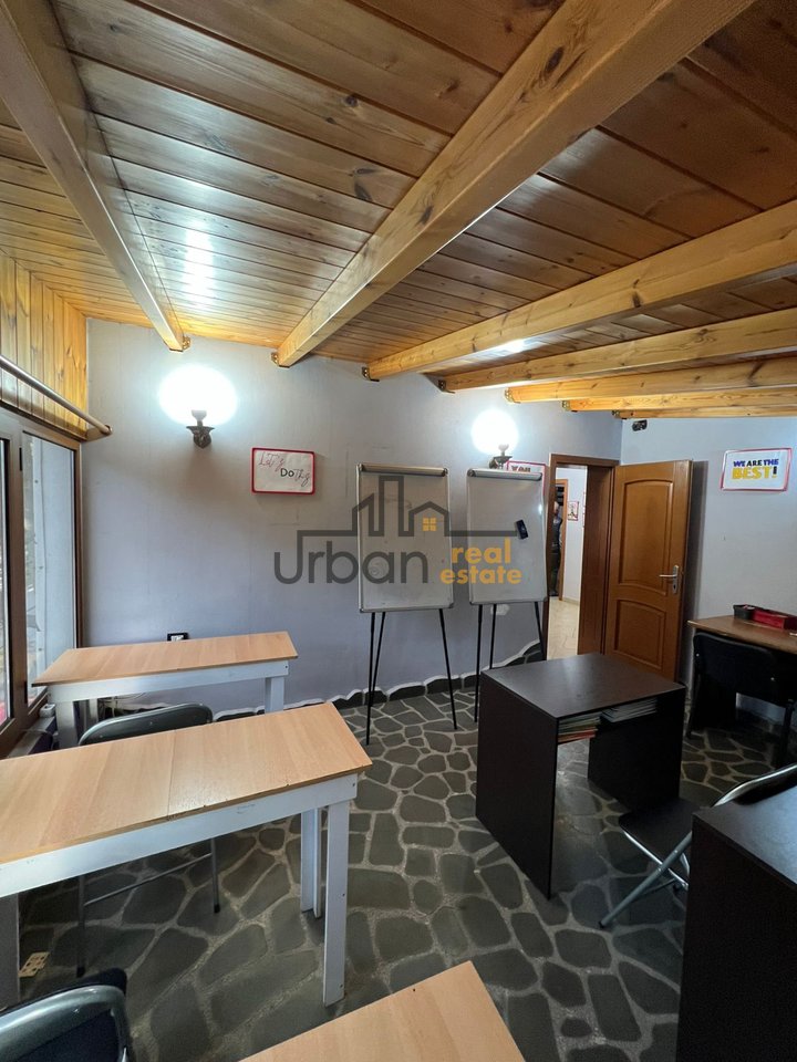 Shitet, Godinë Multifunksionale, pranë Oxhakut, Tiranë - 1.450.000€ | 1000 m²