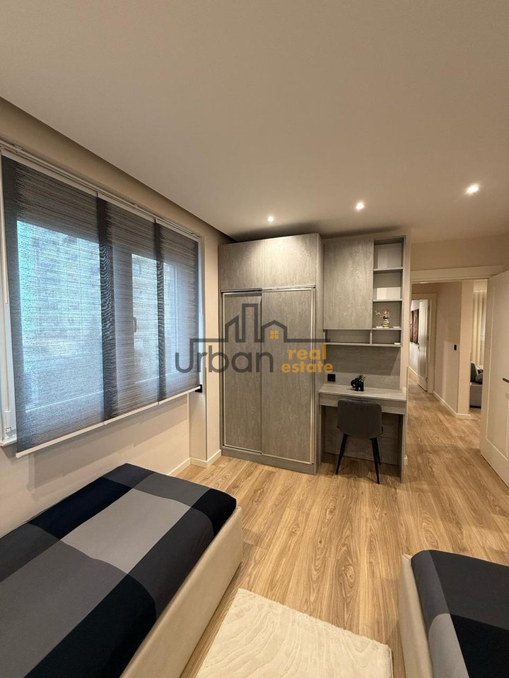 Qera, Apartament 2+1, Ish Ekspozita, Tiranë - 1300€ | 110 m²