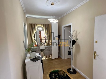 Qera, Apartament 1+1,Porcelan, Tiranë - 500€ | 53 m²