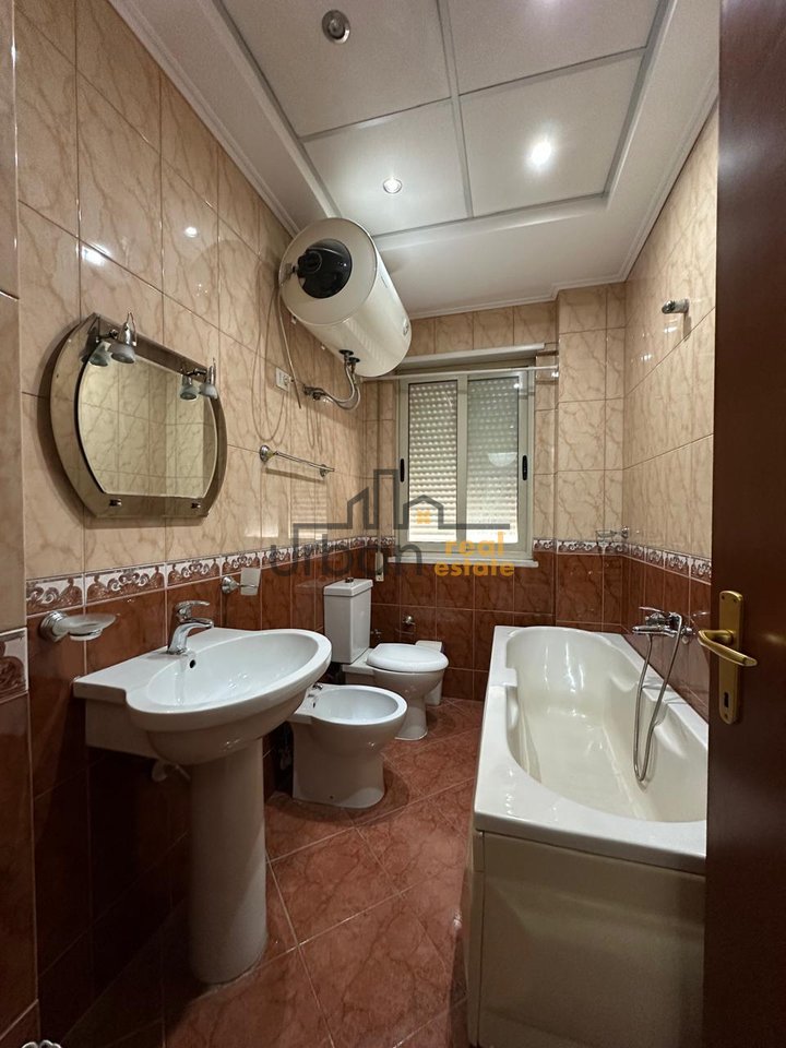 Qera, Apartament 3+1+2, Kompleksi Vizion Plus,  Tiranë - 900€ | 150 m²