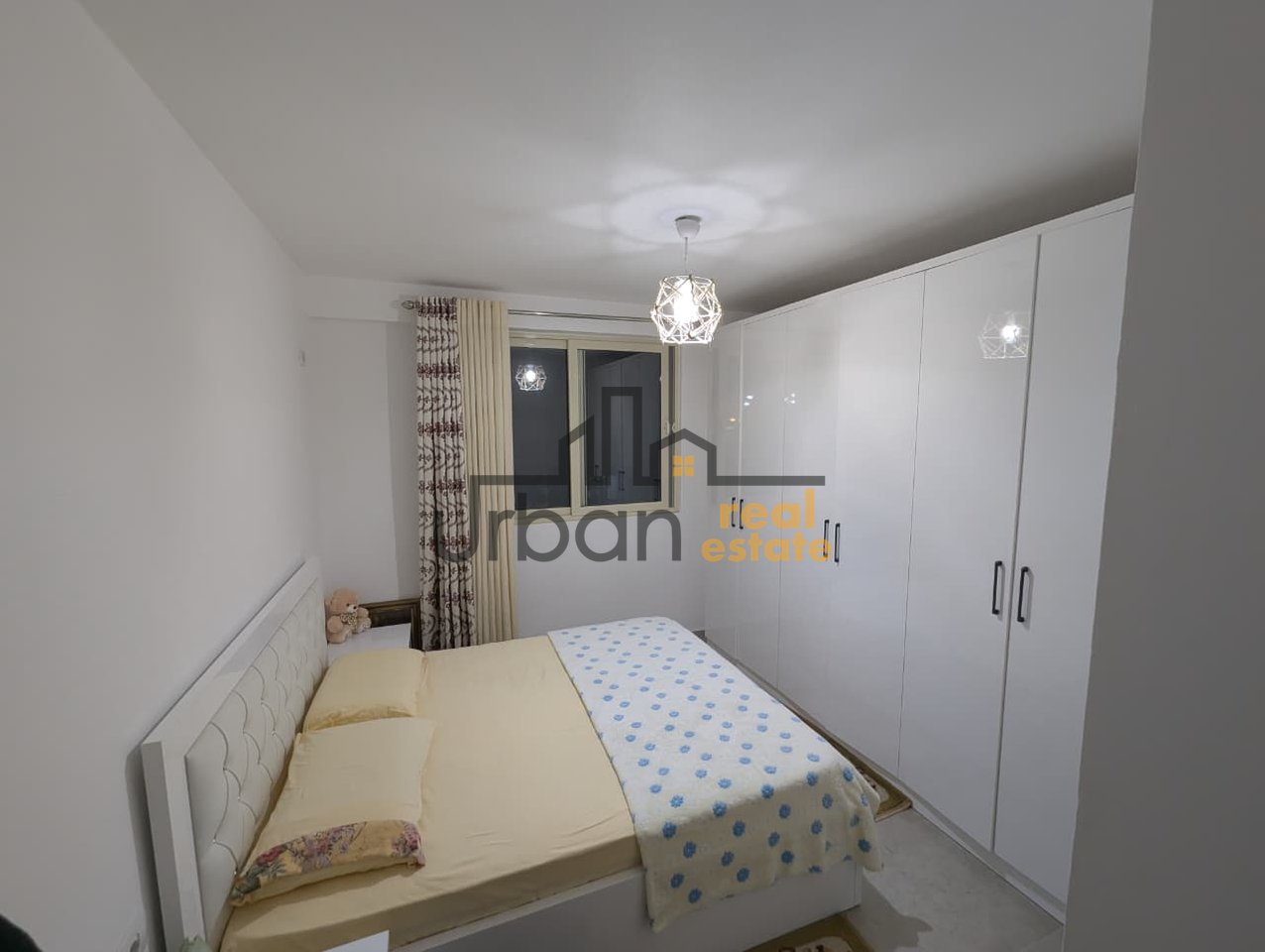 Qera, Apartament 1+1,Pallatet e Tom Doshit, Shkozë - 400€ | 65 m²