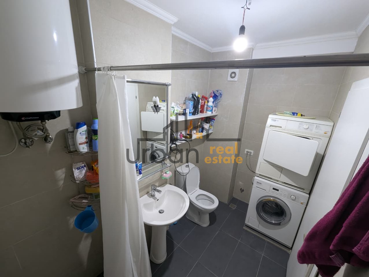 Qera, Apartament 1+1,Pallatet e Tom Doshit, Shkozë - 400€ | 65 m²