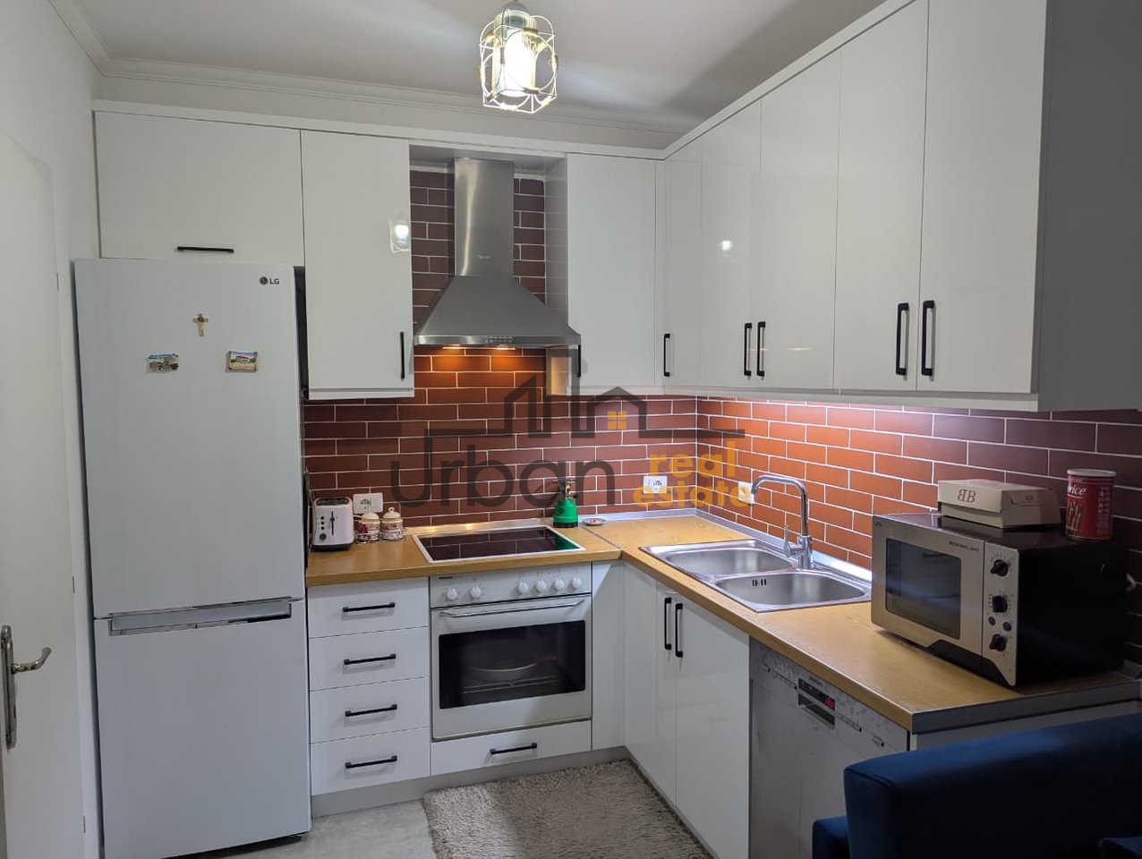 Qera, Apartament 1+1,Pallatet e Tom Doshit, Shkozë - 400€ | 65 m²